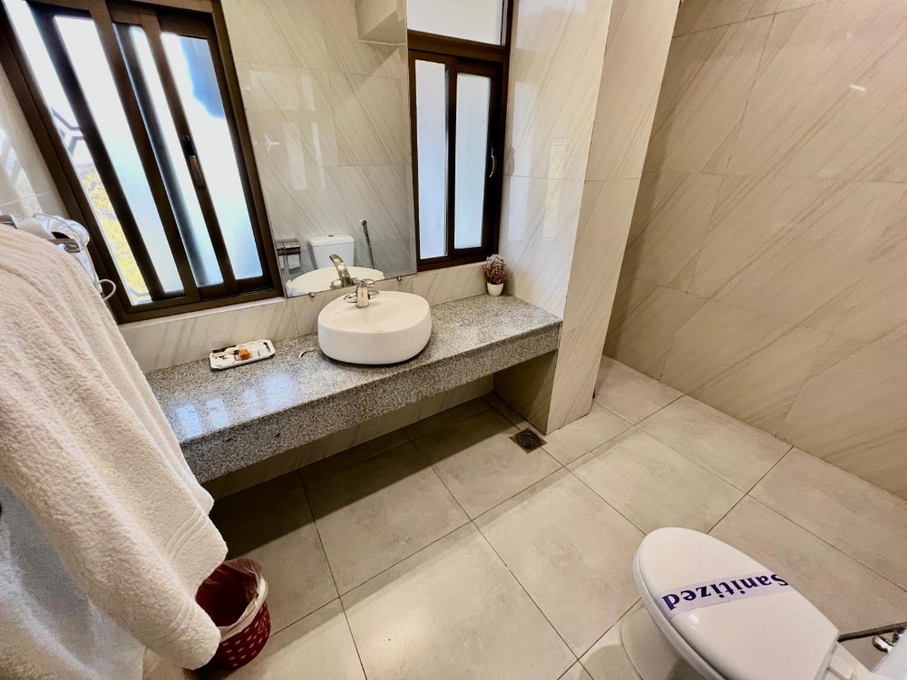 Shelton's Ambassador Main image